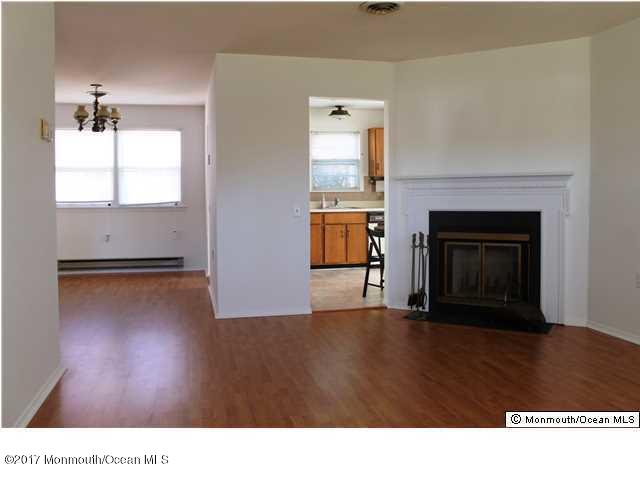 37 Augusta Road Whiting, NJ 08759 - Photo 6 of 16 20141008235947274547000000-o