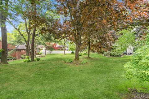 $2,300,000 | 111 Dove Hill Drive, Manhasset, NY 11030