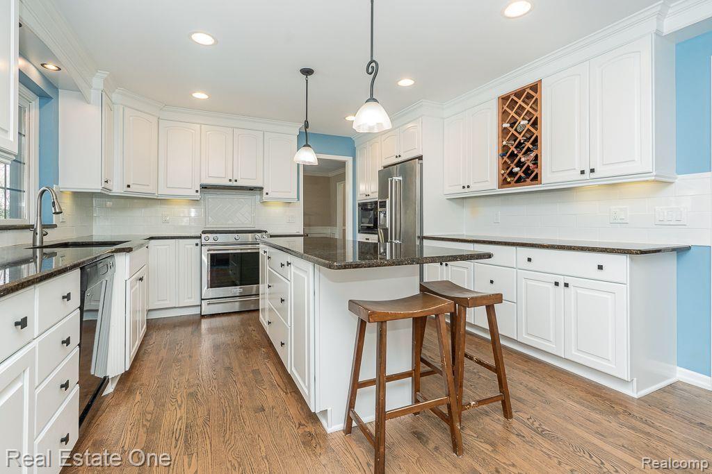 410 Lake Forest Road Rochester Hills, MI 48309 - Photo 19 of 75