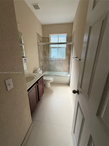 $3,200 | 20715 Northeast 10th Court, Unit 20715, Miami, FL 33179