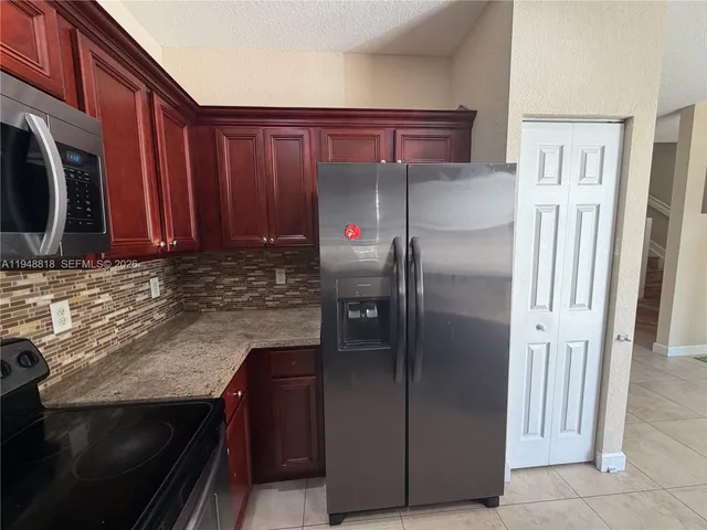 $3,200 | 20715 Northeast 10th Court, Unit 20715, Miami, FL 33179