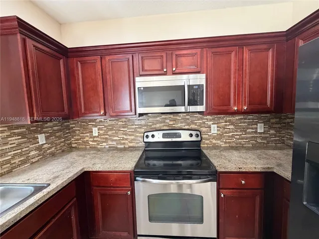 $3,200 | 20715 Northeast 10th Court, Unit 20715, Miami, FL 33179