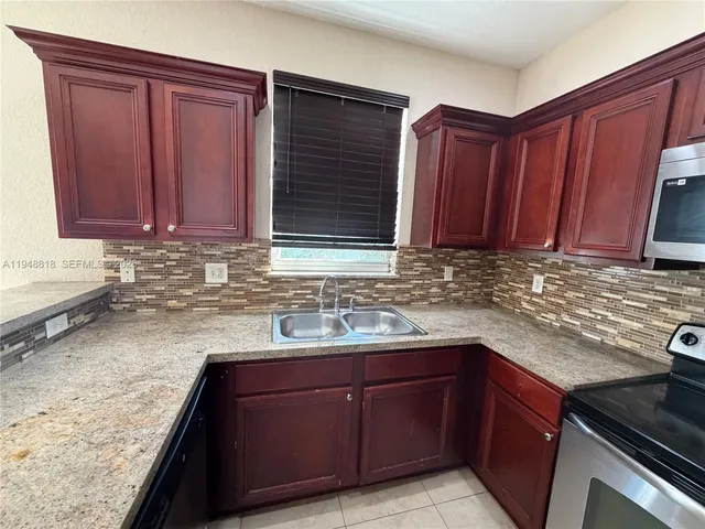 $3,200 | 20715 Northeast 10th Court, Unit 20715, Miami, FL 33179