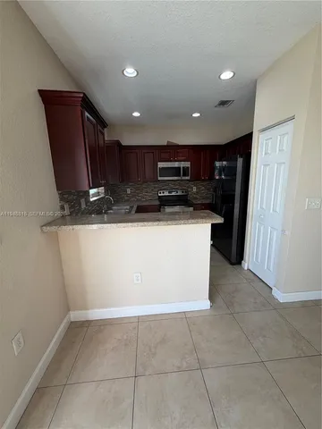 $3,200 | 20715 Northeast 10th Court, Unit 20715, Miami, FL 33179