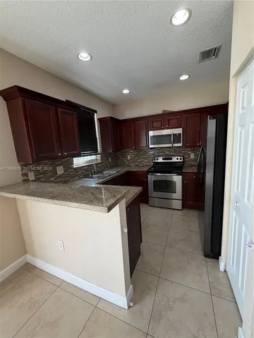 $3,200 | 20715 Northeast 10th Court, Unit 20715, Miami, FL 33179