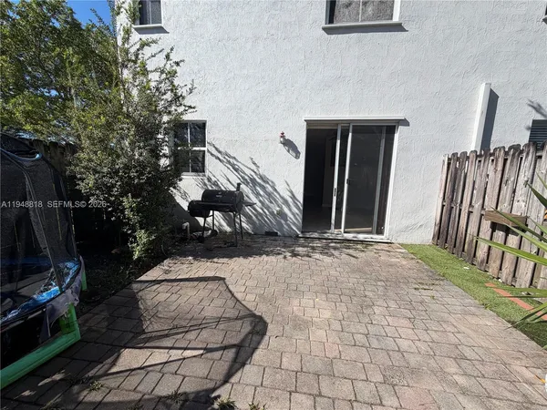 $3,200 | 20715 Northeast 10th Court, Unit 20715, Miami, FL 33179