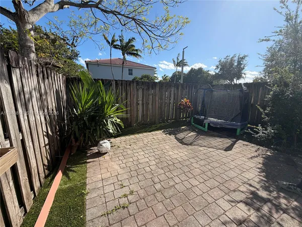 $3,200 | 20715 Northeast 10th Court, Unit 20715, Miami, FL 33179
