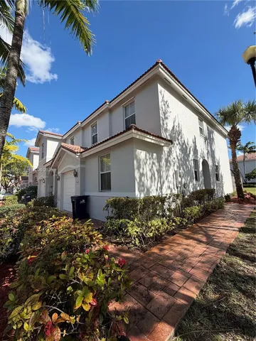 $3,200 | 20715 Northeast 10th Court, Unit 20715, Miami, FL 33179