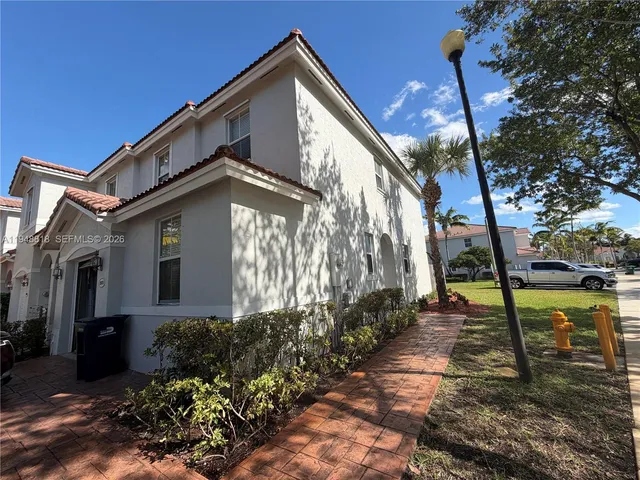 $3,200 | 20715 Northeast 10th Court, Unit 20715, Miami, FL 33179