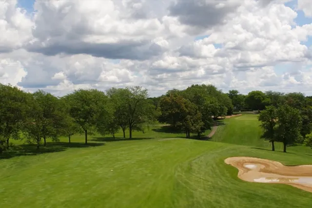 $360,000 | 928 Longmeadow Court, Unit 1016, Barrington, IL 60010