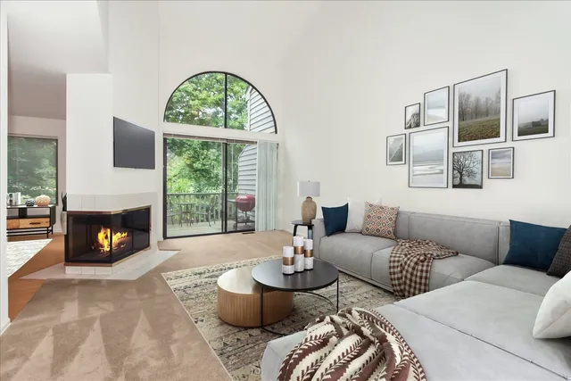 $360,000 | 928 Longmeadow Court, Unit 1016, Barrington, IL 60010