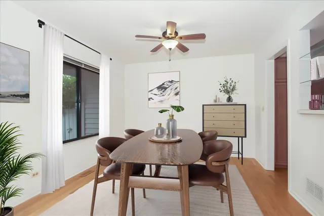 $360,000 | 928 Longmeadow Court, Unit 1016, Barrington, IL 60010