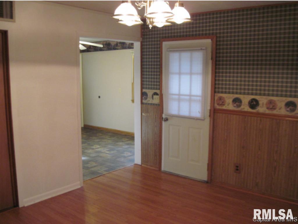 1319 Lincoln Road Monmouth, IL 61462 - Photo 11 of 27 Gallery Image 11