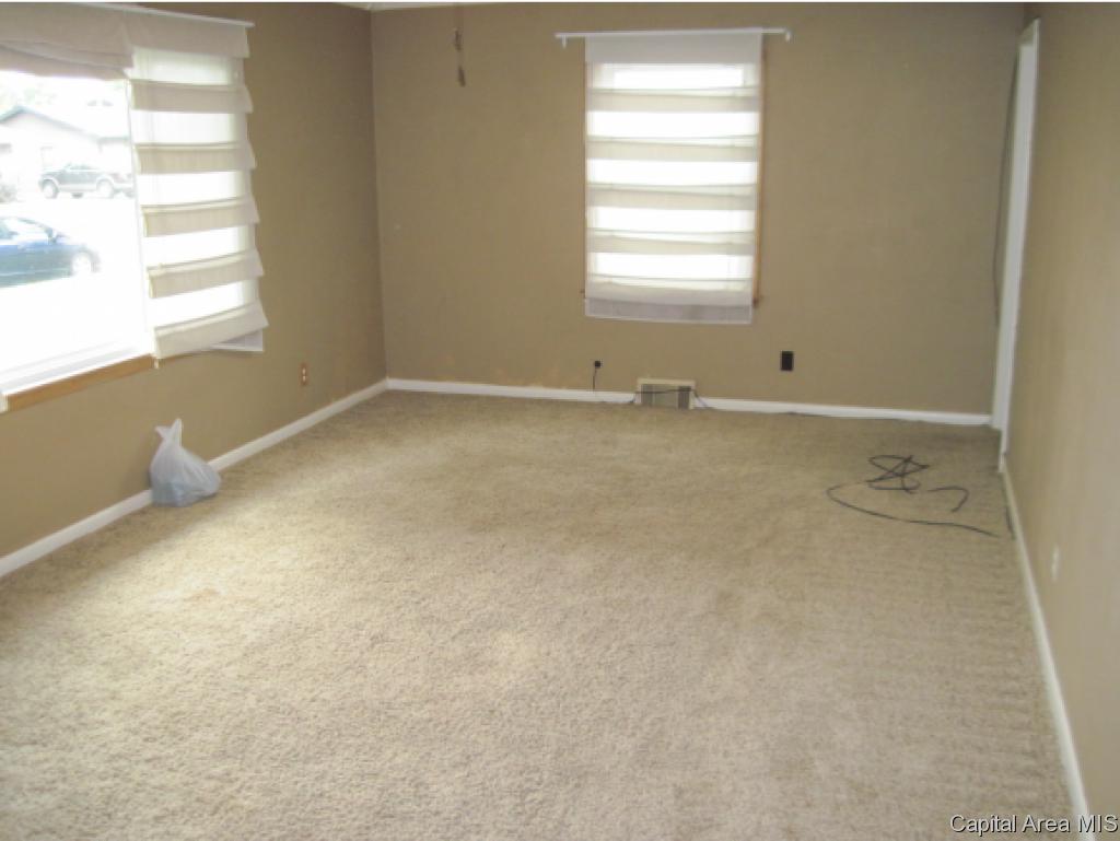 1319 Lincoln Road Monmouth, IL 61462 - Photo 3 of 27 Gallery Image 3
