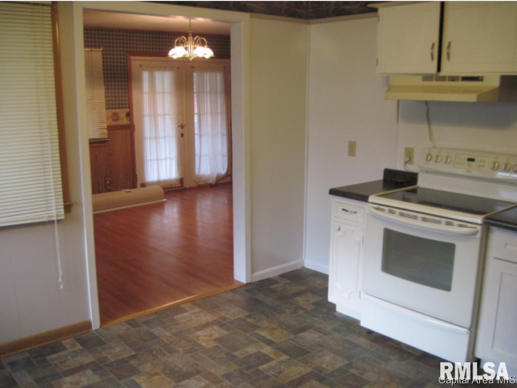 1319 Lincoln Road Monmouth, IL 61462 - Photo 8 of 27 Gallery Image 8