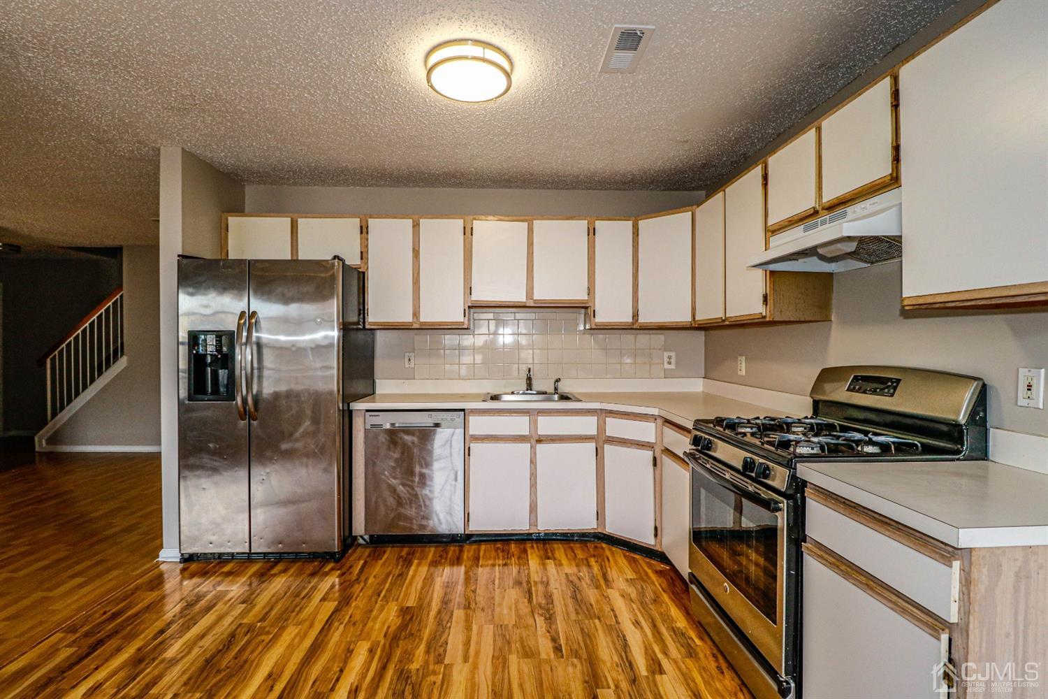 235 Prestwick Way Edison, NJ 08820 - Photo 11 of 32 Gallery Image 11