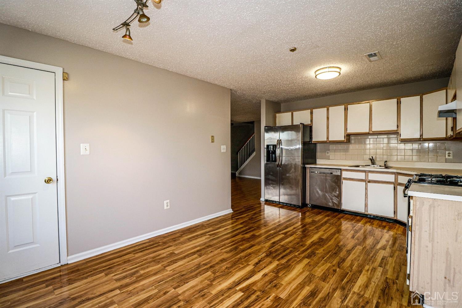 235 Prestwick Way Edison, NJ 08820 - Photo 13 of 32 Gallery Image 13