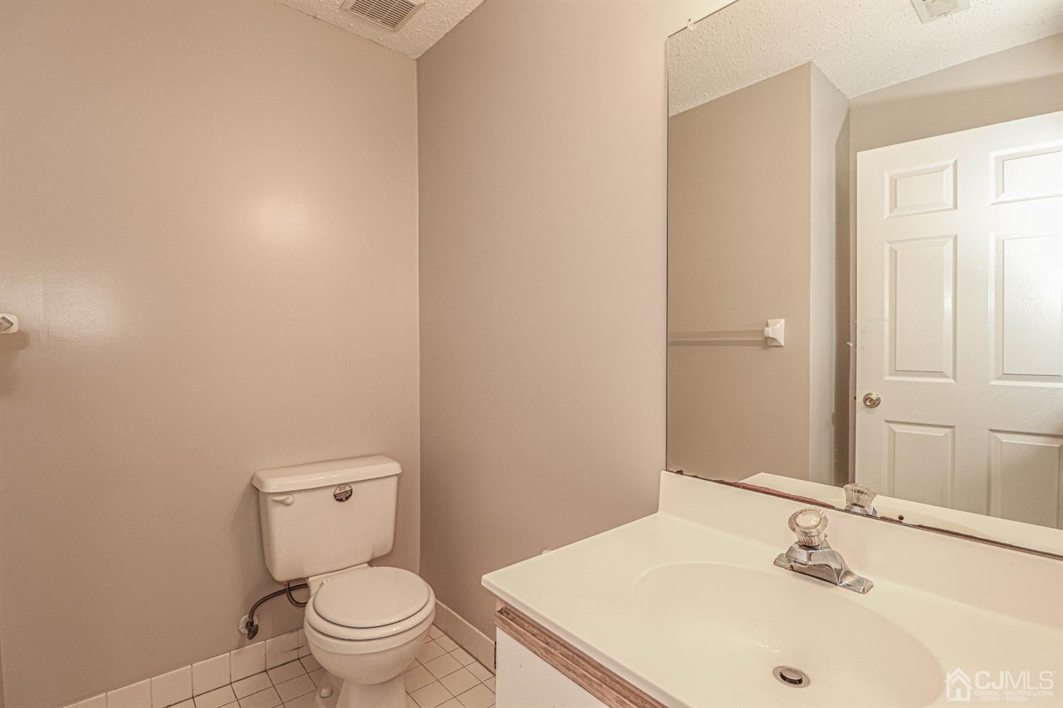 235 Prestwick Way Edison, NJ 08820 - Photo 15 of 32 Gallery Image 15