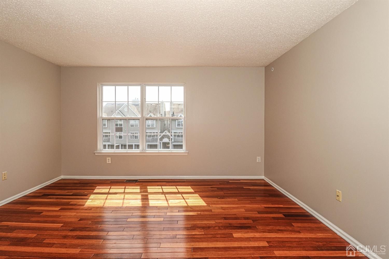 235 Prestwick Way Edison, NJ 08820 - Photo 17 of 32 Gallery Image 17