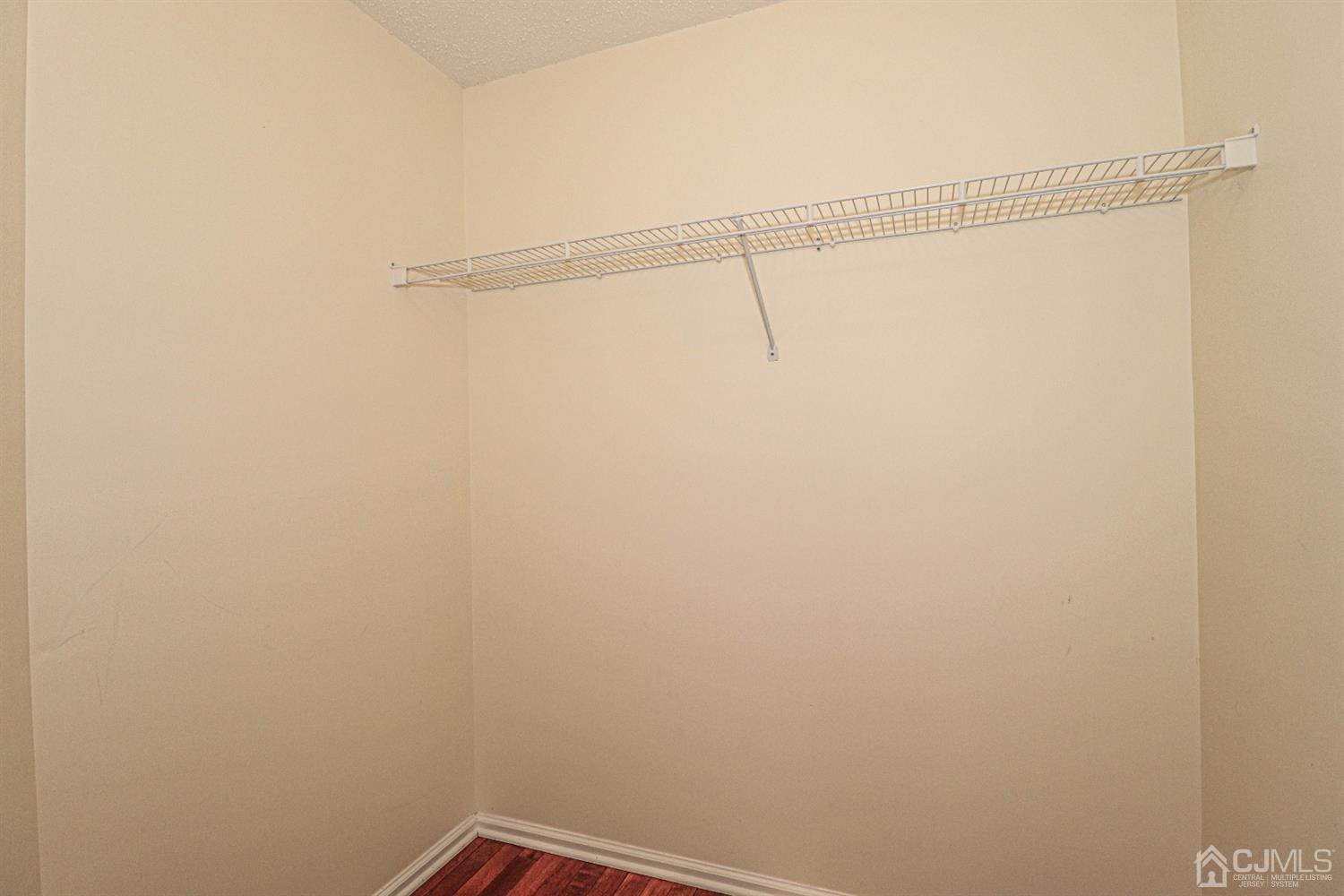235 Prestwick Way Edison, NJ 08820 - Photo 20 of 32 Gallery Image 20