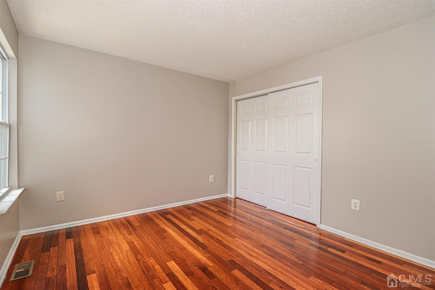 235 Prestwick Way Edison, NJ 08820 - Photo 24 of 32 Gallery Image 24