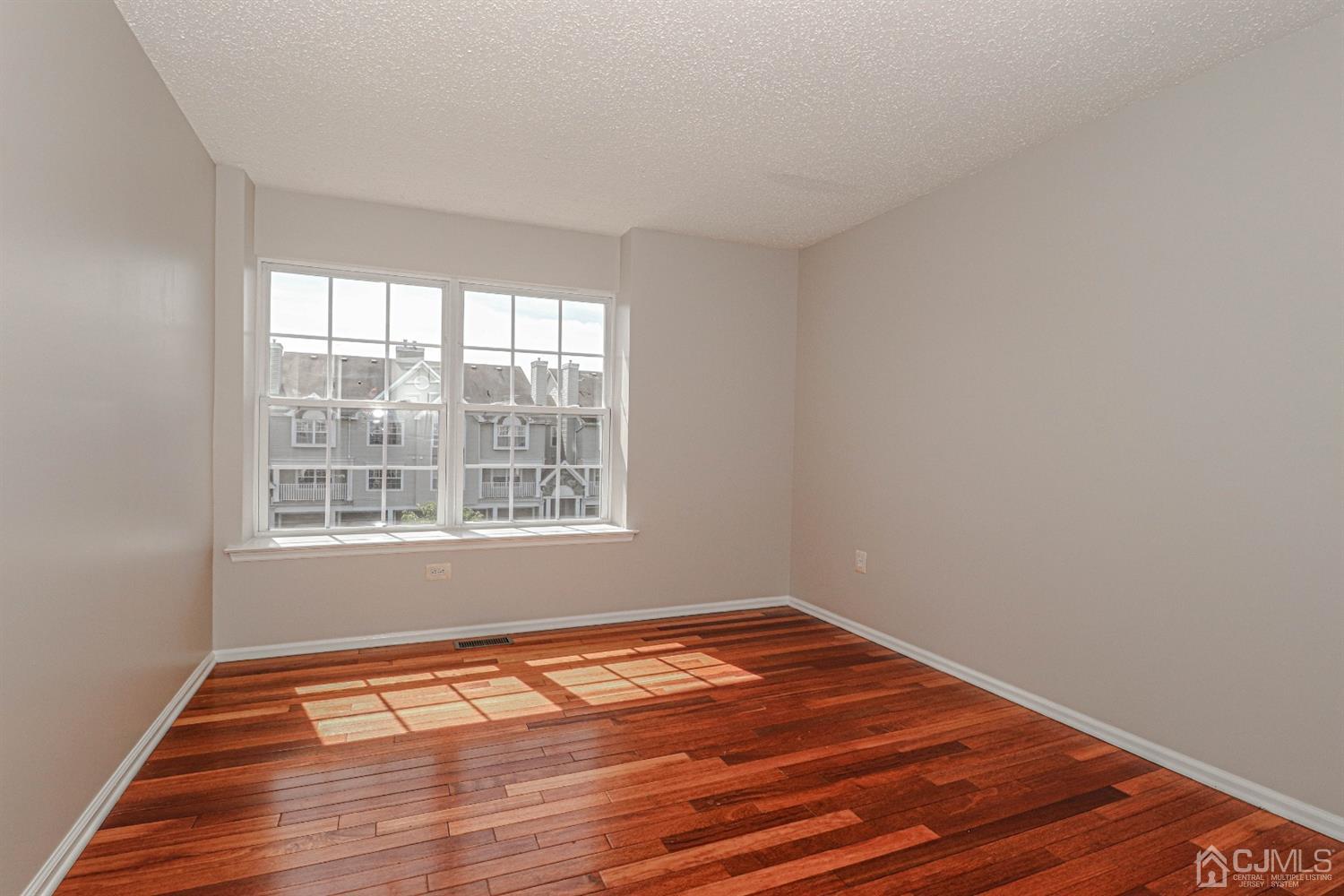 235 Prestwick Way Edison, NJ 08820 - Photo 25 of 32 Gallery Image 25