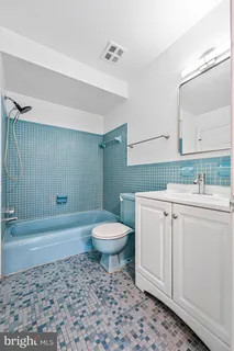 $879,900 | 712 6th Street Southwest, Washington, DC 20024