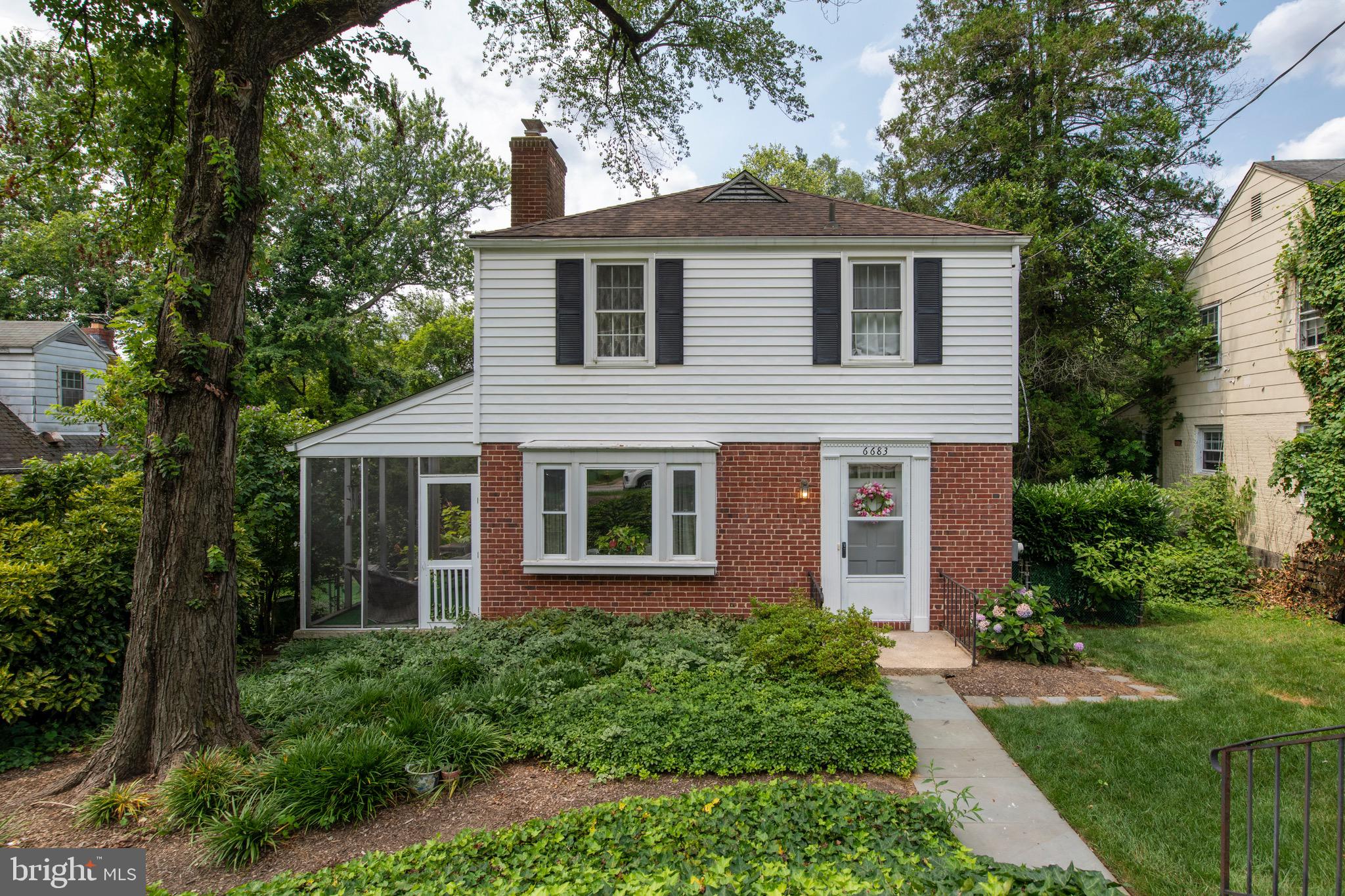 6683 Loch Hill Road Baltimore, MD 21239 - Photo 2 of 40
