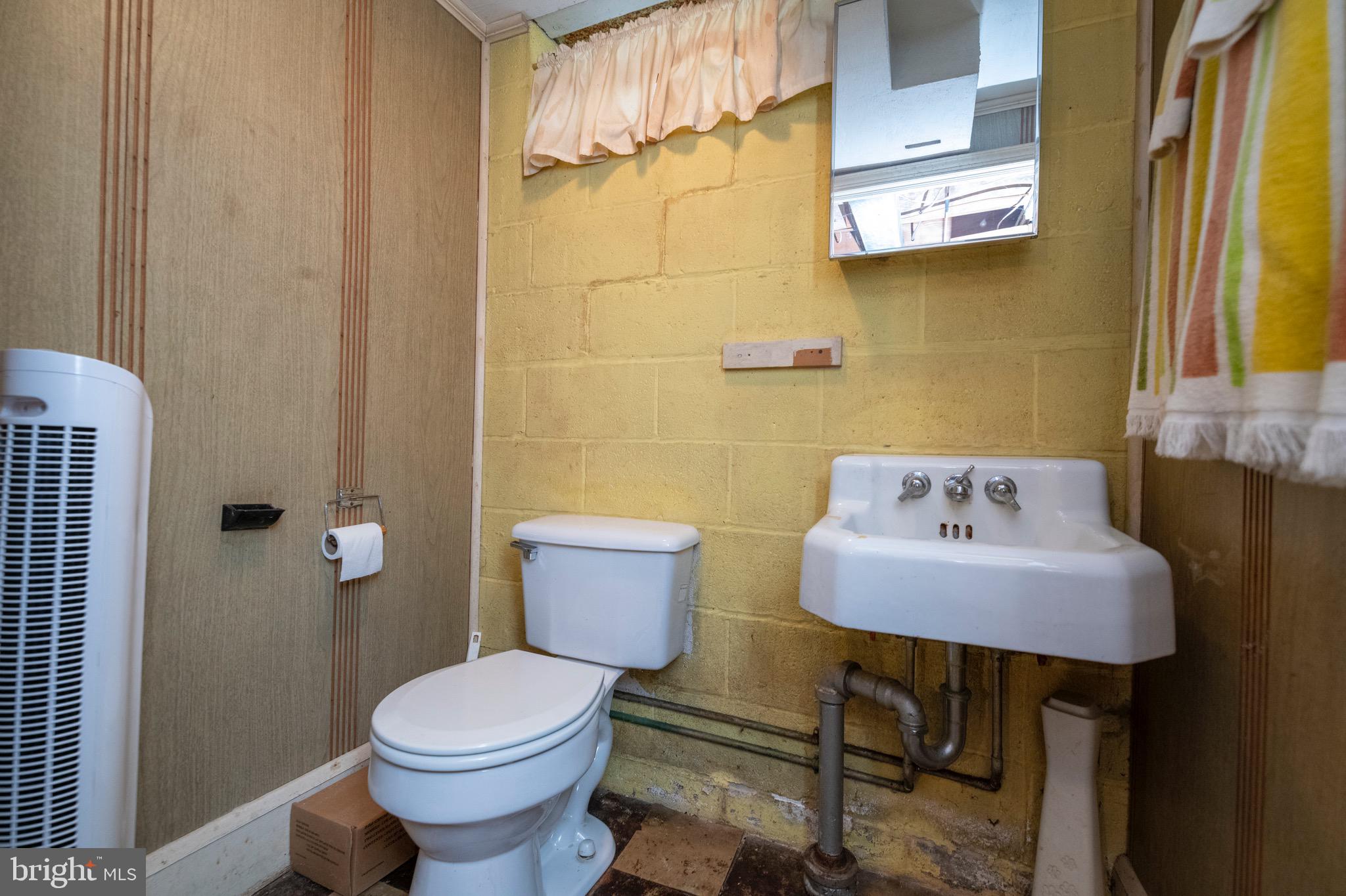 6683 Loch Hill Road Baltimore, MD 21239 - Photo 32 of 40