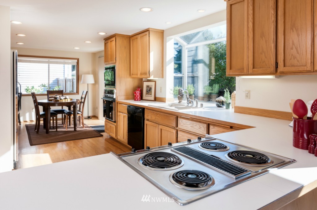 1808 Chelan Place Northeast Renton, WA 98059 - Photo 6 of 17 Gallery Image 6