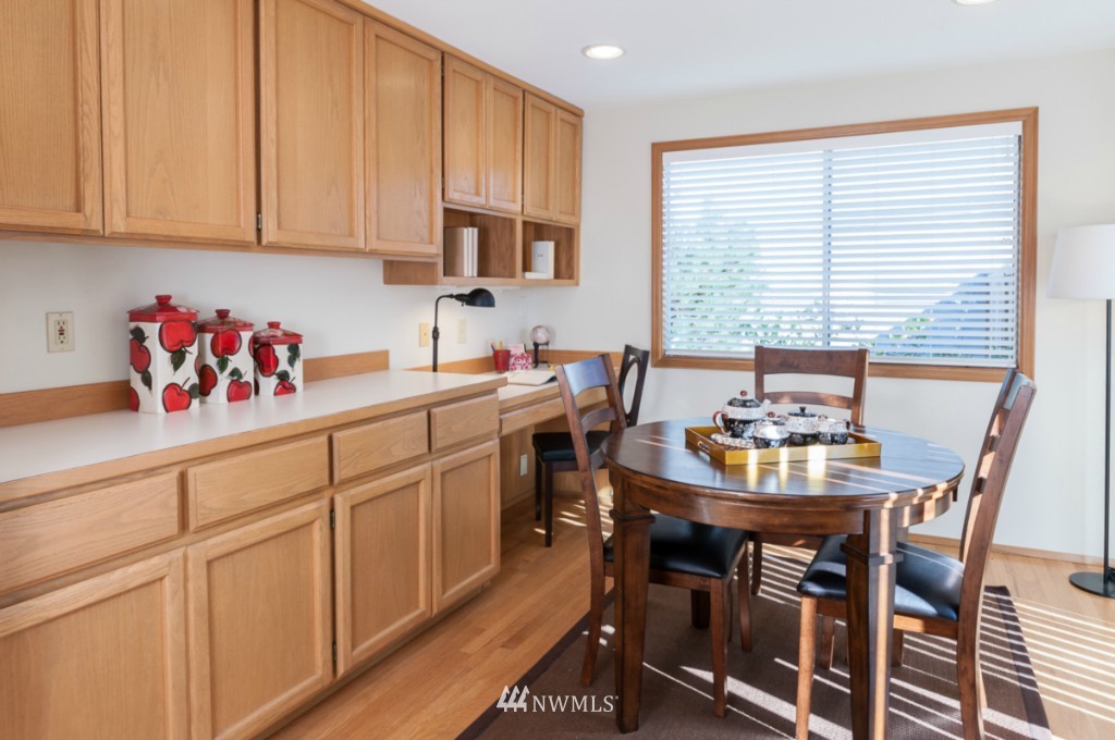 1808 Chelan Place Northeast Renton, WA 98059 - Photo 8 of 17 Gallery Image 8