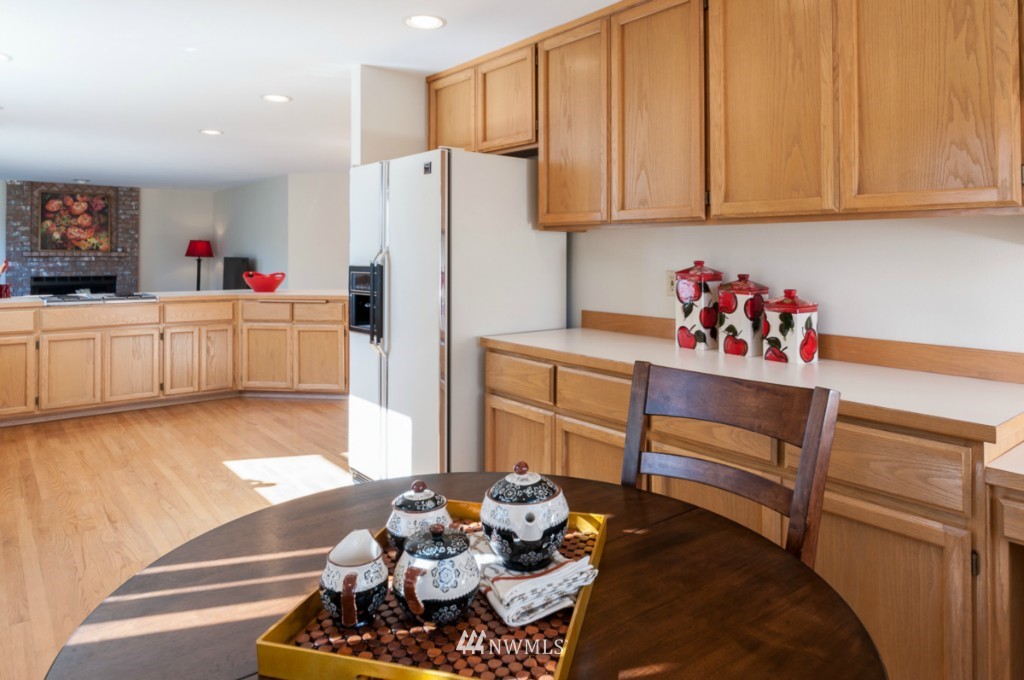 1808 Chelan Place Northeast Renton, WA 98059 - Photo 9 of 17 Gallery Image 9