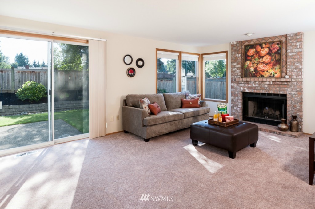 1808 Chelan Place Northeast Renton, WA 98059 - Photo 10 of 17 Gallery Image 10