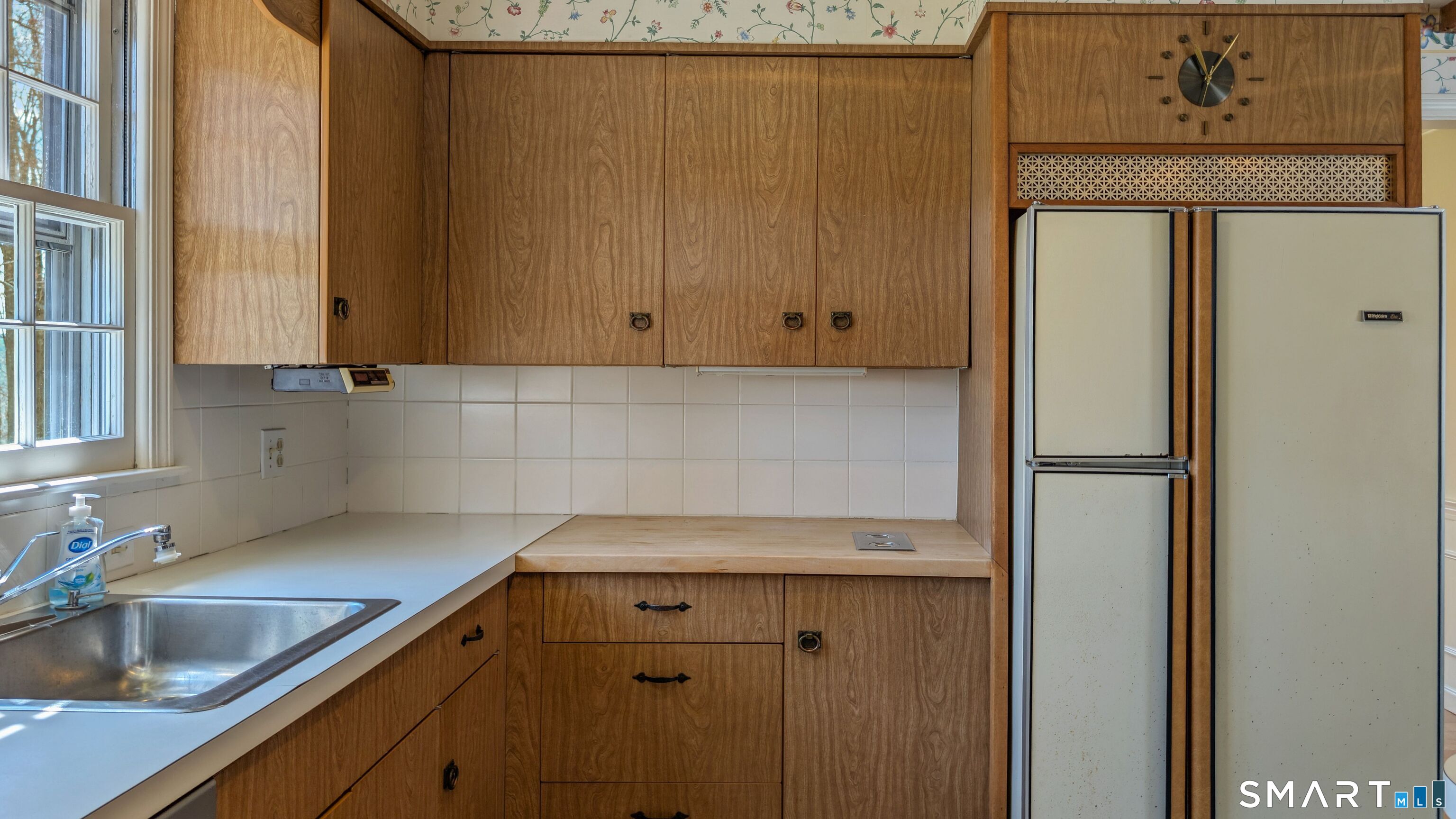 174 SW Road Waterbury, CT 06708 - Photo 8 of 29