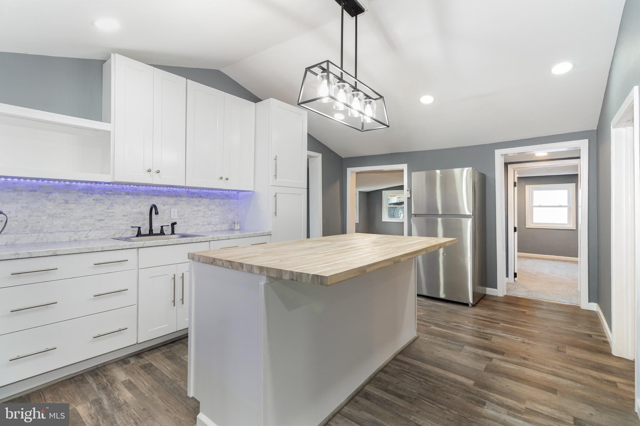 2132 Log Cabin Road York, PA 17408 - Photo 2 of 29 Gallery Image 2