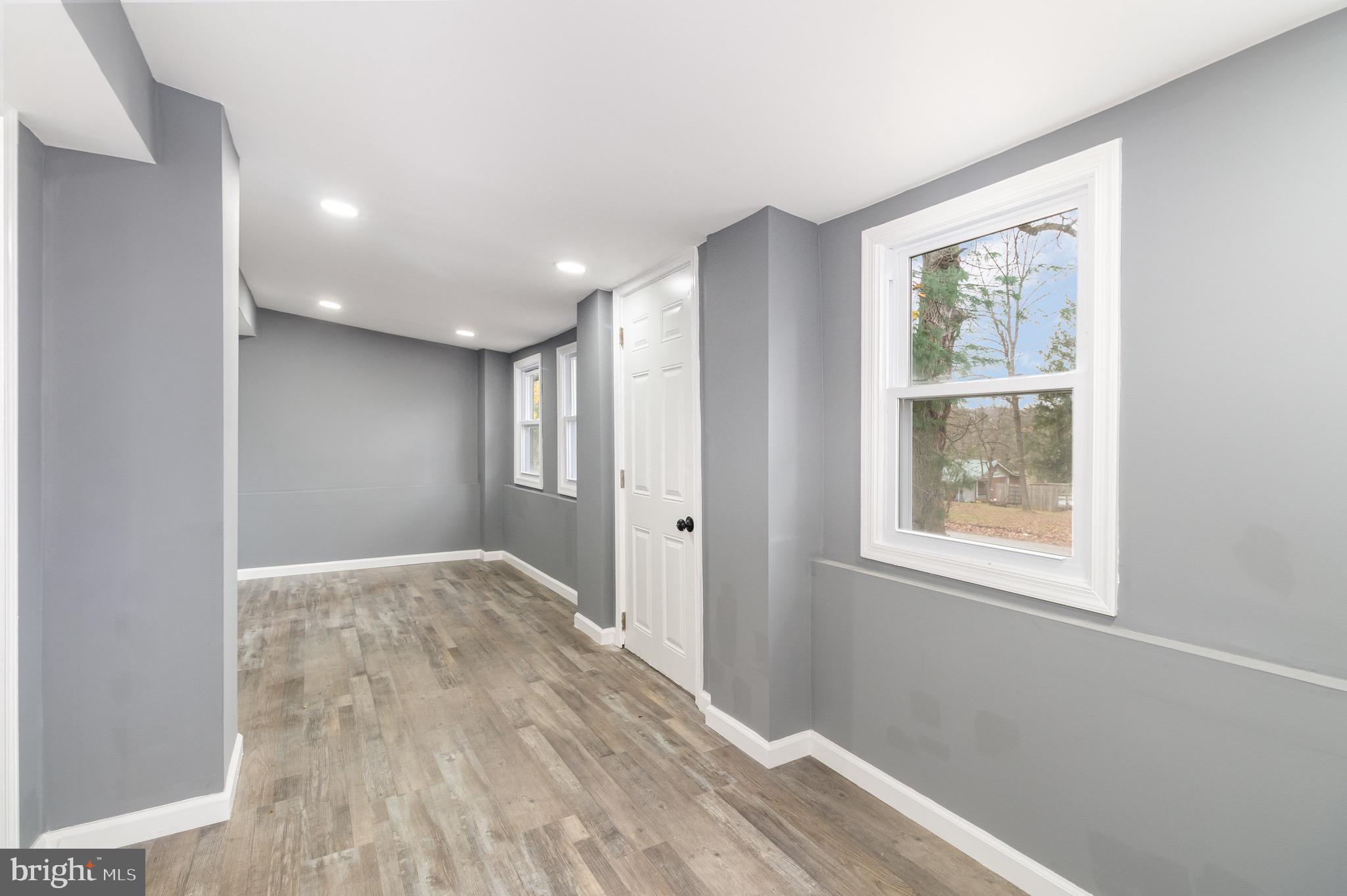 2132 Log Cabin Road York, PA 17408 - Photo 21 of 29 Gallery Image 21