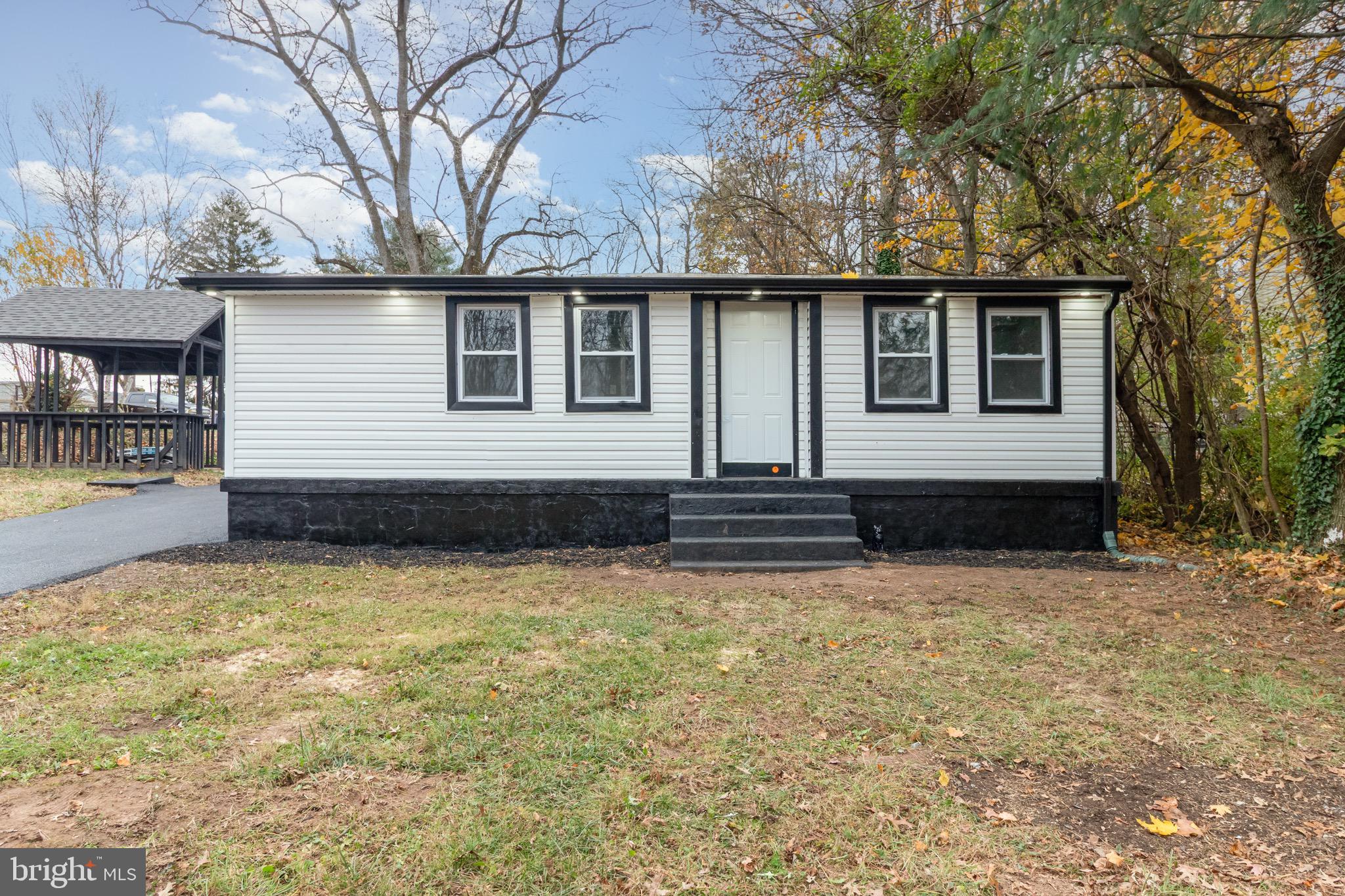 2132 Log Cabin Road York, PA 17408 - Photo 5 of 29 Gallery Image 5