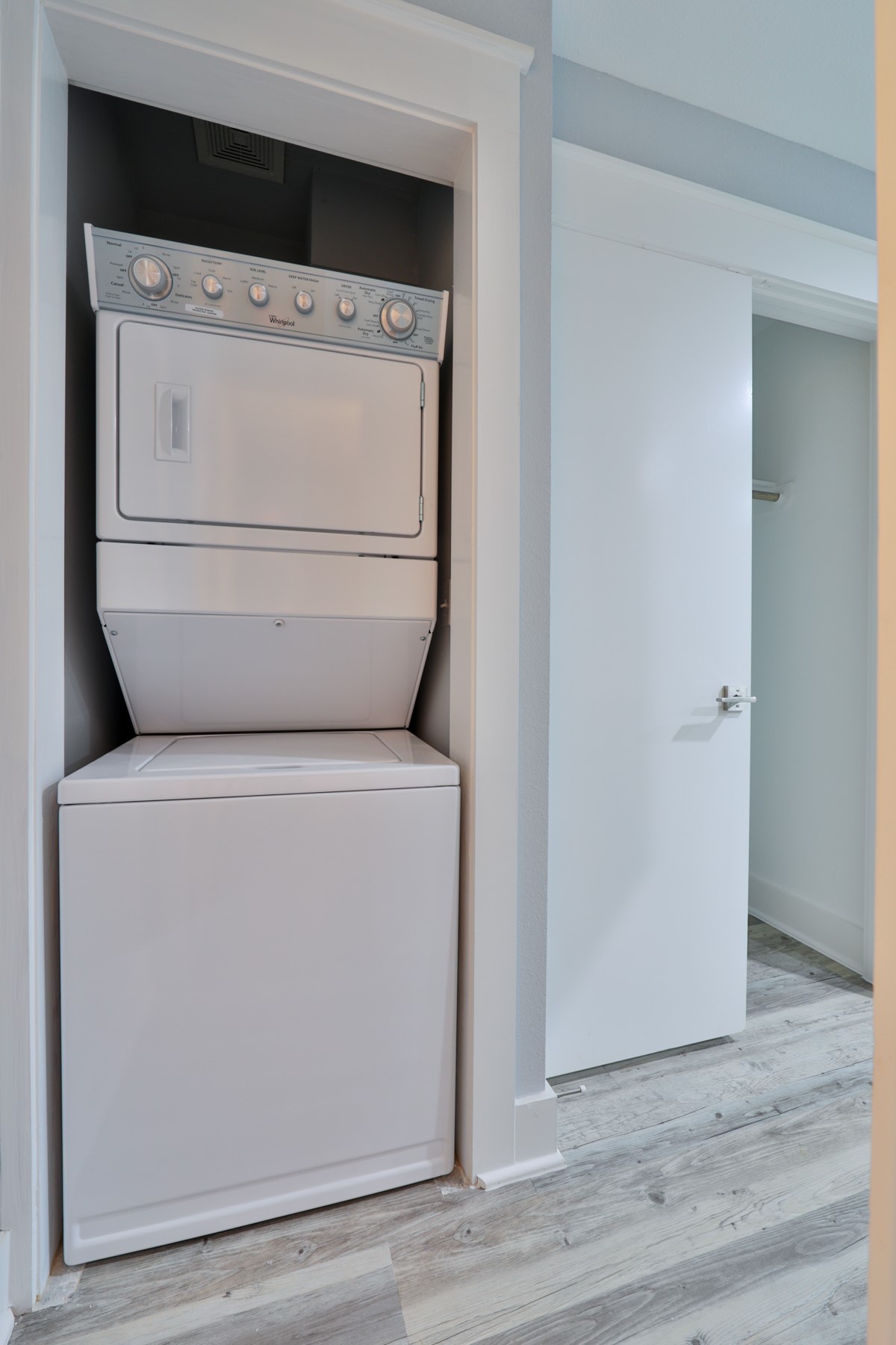 715 West 13th Street, Unit E Houston, TX 77008 - Photo 5 of 6