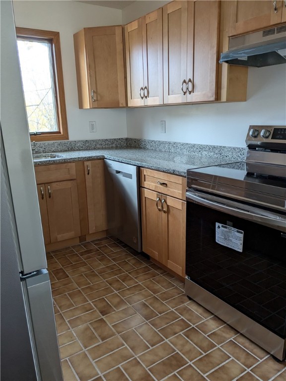 6 Beacon Street Westerly, RI 02891 - Photo 2 of 26 Apt A kitchen