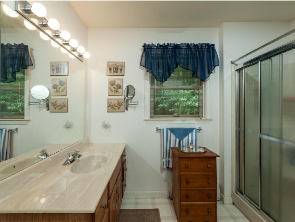 106 Cape Neddick Road York, ME 03909 - Photo 12 of 31 Gallery Image 12