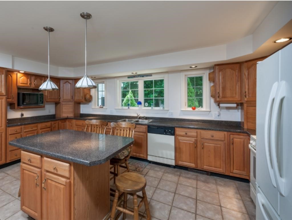 106 Cape Neddick Road York, ME 03909 - Photo 6 of 31 Gallery Image 6