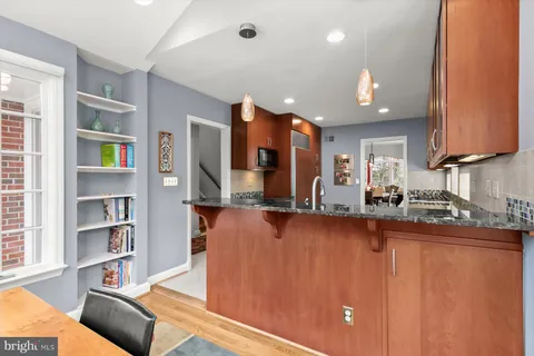 a view of a livingroom and dining room