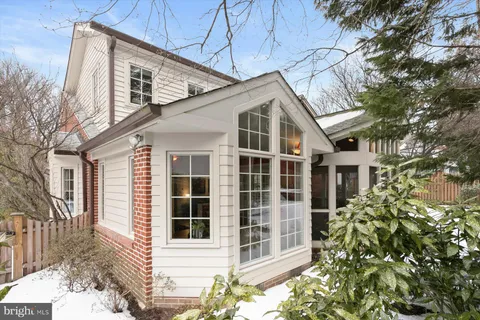 $1,320,000 | 5628 Massachusetts Avenue, Bethesda, MD 20816