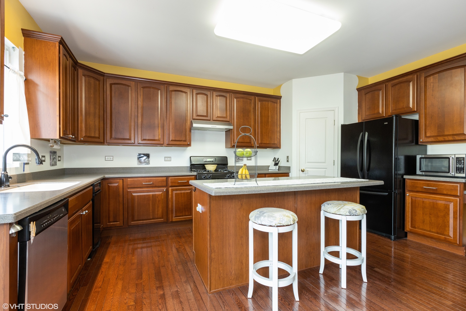 1608 Boulder Ridge Drive Bolingbrook, IL 60490 - Photo 4 of 34 Gallery Image 4