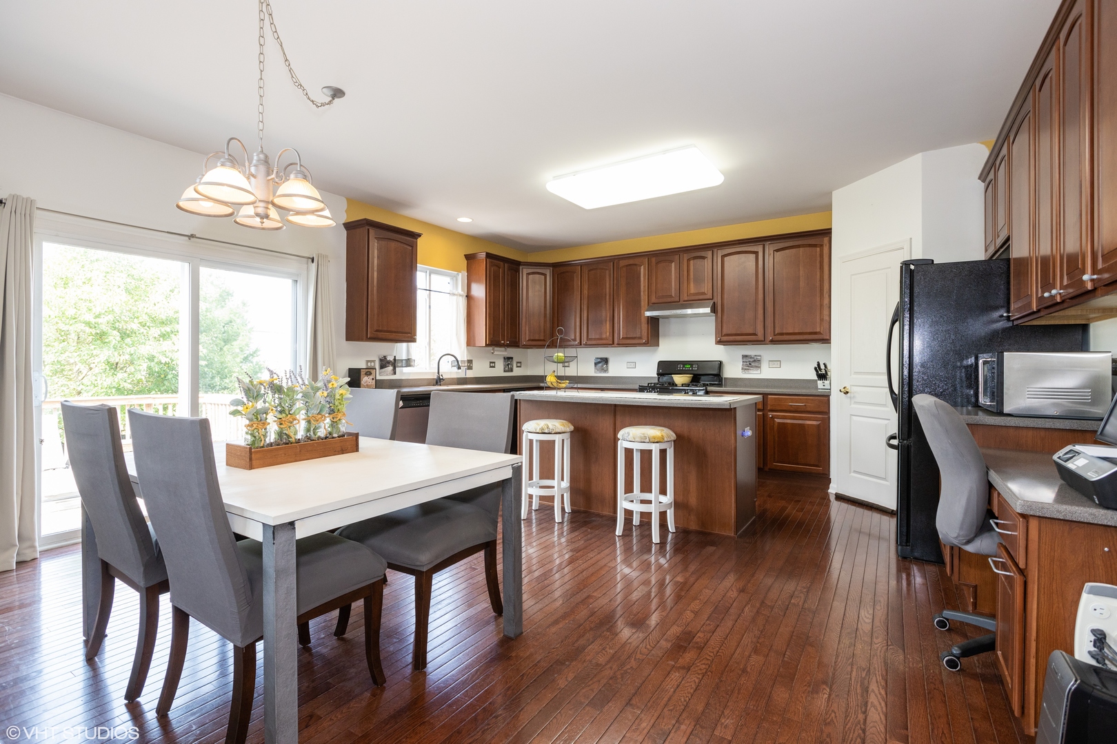 1608 Boulder Ridge Drive Bolingbrook, IL 60490 - Photo 6 of 34 Gallery Image 6
