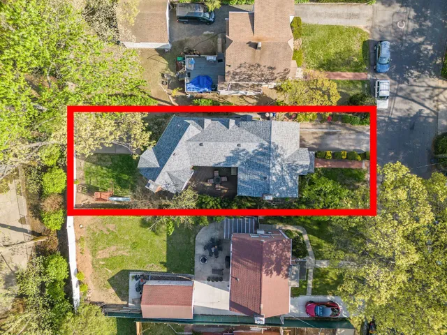 a small pool is sitting in the middle of a park