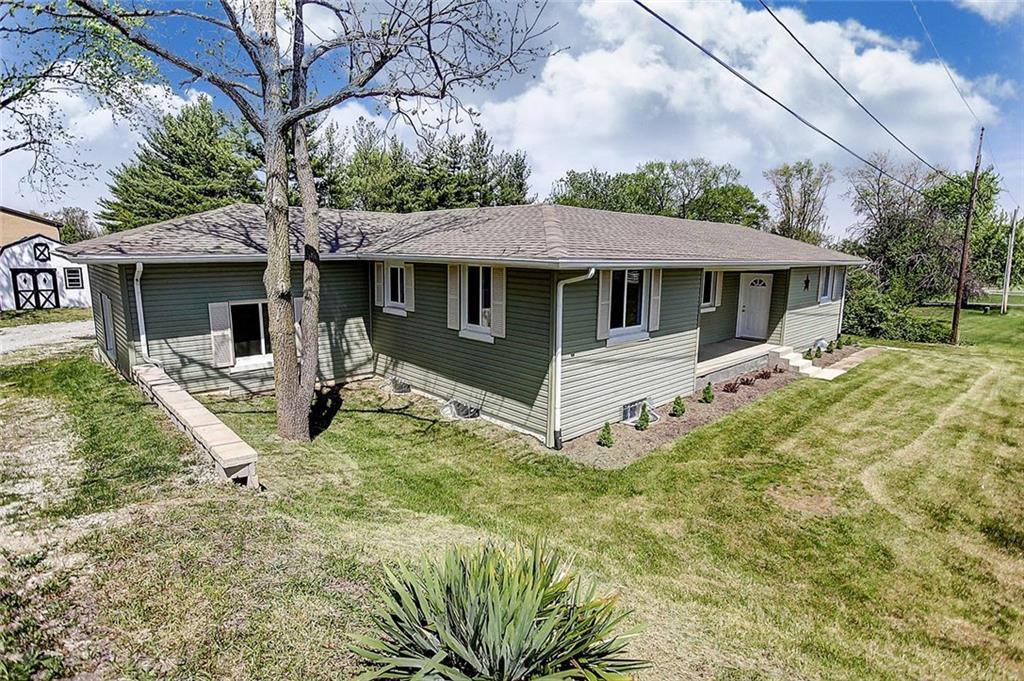 645 East Shoop Road Tipp City, OH 45371 - Photo 2 of 29