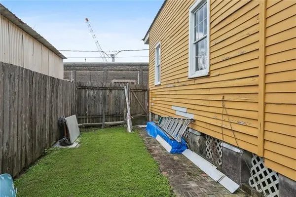 $1,400 | 3639 Tchoupitoulas Street, New Orleans, LA 70115