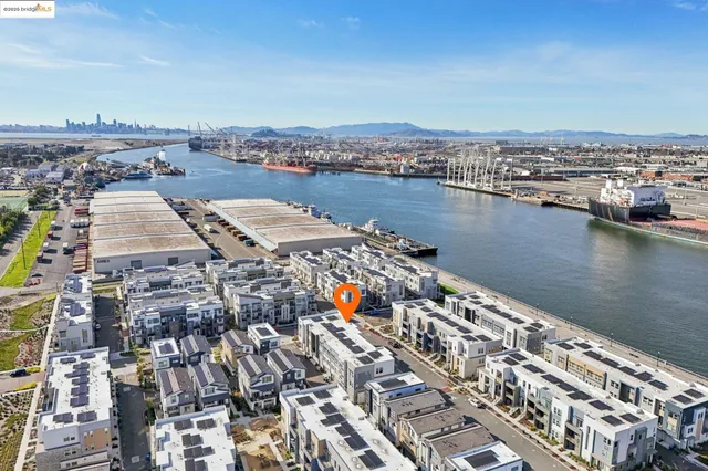 a picture of city view