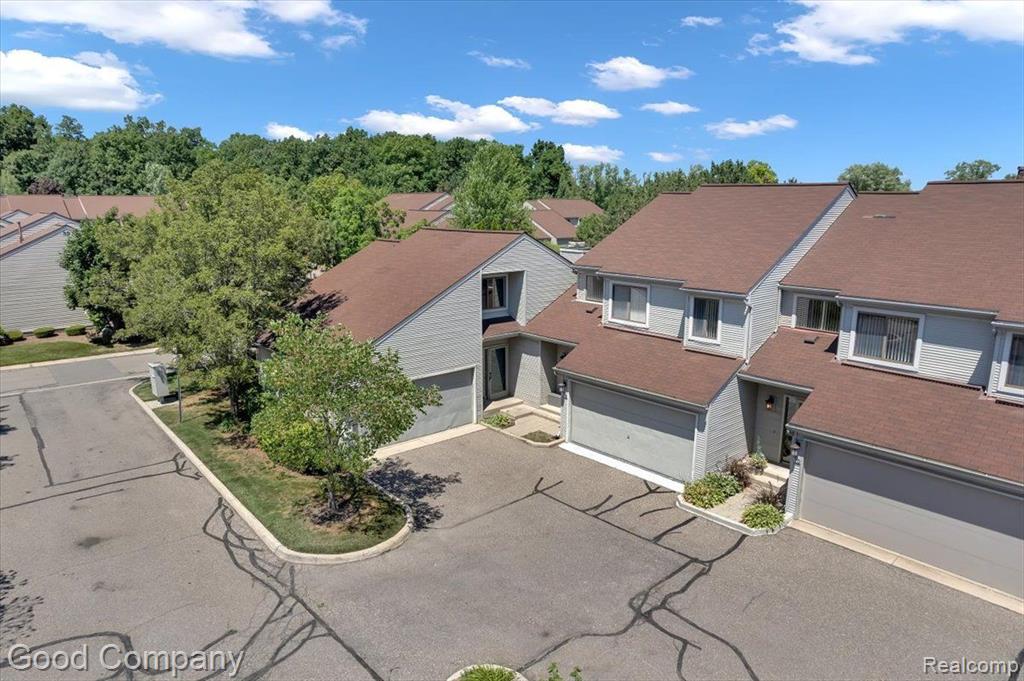 676 Highgate Mews Rochester Hills, MI 48307 - Photo 3 of 24